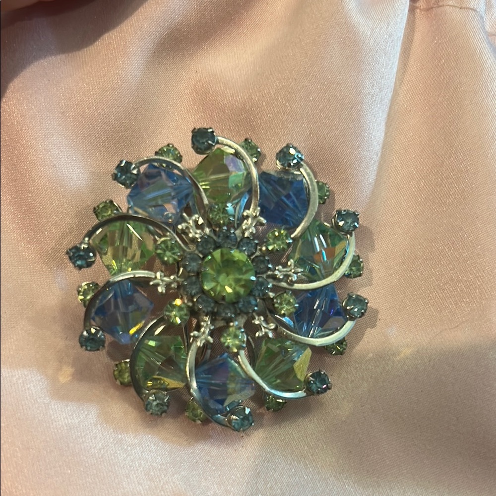 Vintage Hollywood Regency Pinwheel Crystal Brooch EVC Blue Green